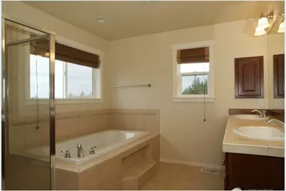 2471 34th Avenue NE, Issaquah, WA 98029 - Photo 10