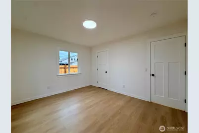 2405 NE 10th Street, Renton, WA 98056 - Photo 28