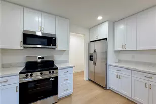 2405 NE 10th St, Renton, WA 98056 - Photo 18