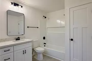 2405 NE 10th St, Renton, WA 98056 - Photo 26