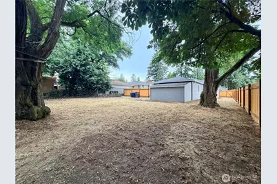 2405 NE 10th Street, Renton, WA 98056 - Photo 32
