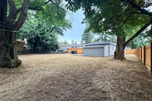 2405 NE 10th St, Renton, WA 98056 - Photo 32