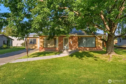 117 NE Cedar Avenue, College Place, WA 99324 - Photo 1