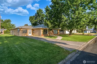 117 NE Cedar Avenue, College Place, WA 99324 - Photo 2