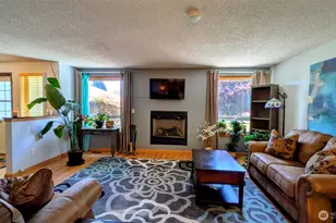 14611 Meadows Ct E, Tacoma, WA 98445 - Photo 2