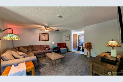 14611 Meadows Court E, Tacoma, WA 98445 - Photo 6