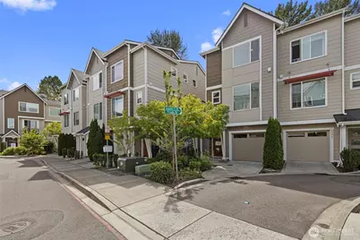 347 Vashon Court NE, Renton, WA 98059 - Photo 2