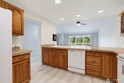 2748 SW 327th Street #C15, Federal Way, WA 98375 - Photo 16