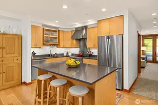 998 NE Vineyard Ln, Bainbridge Island, WA 98110 - Photo 6