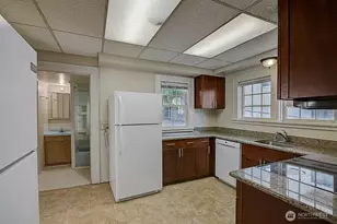 4247 7th Ave NE, Seattle, WA 98105 - Photo 6