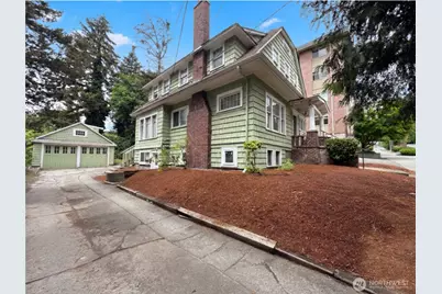 4247 7th Avenue NE, Seattle, WA 98105 - Photo 2