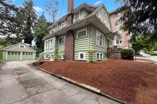 4247 7th Ave NE, Seattle, WA 98105 - Photo 2