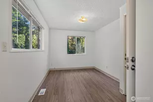 3327 NE 190th St, Lake Forest Park, WA 98155 - Photo 16