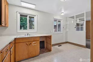 3327 NE 190th St, Lake Forest Park, WA 98155 - Photo 10