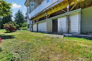 18432 W Lake Desire Dr SE, Renton, WA 98058 - Photo 34