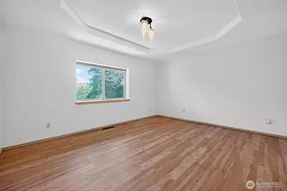18432 W Lake Desire Drive SE, Renton, WA 98058 - Photo 16