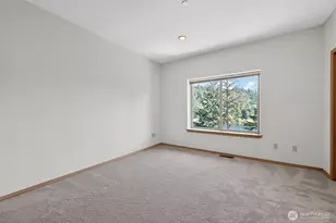 18432 W Lake Desire Dr SE, Renton, WA 98058 - Photo 32