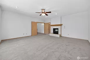 18432 W Lake Desire Dr SE, Renton, WA 98058 - Photo 4