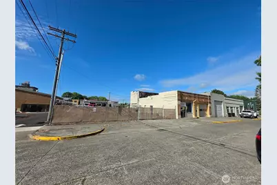 212 W Center Street, Centralia, WA 98531 - Photo 4