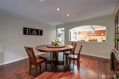 901 129th Place NE, Bellevue, WA 98005 - Photo 10