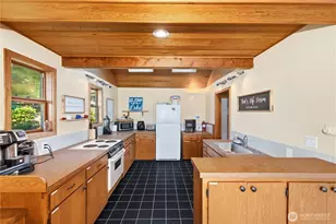 17902 Cove Ln, Mount Vernon, WA 98274 - Photo 8