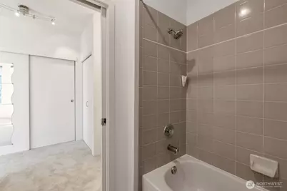 2414 1st Avenue #617, Seattle, WA 98121 - Photo 12