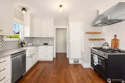 2414 Belvidere Avenue SW, Seattle, WA 98126 - Photo 14