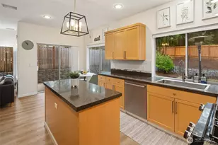 4210 258th Ave SE, Sammamish, WA 98029 - Photo 8
