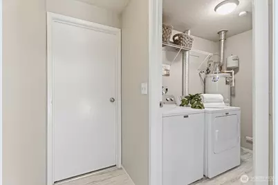 9925 NE 204th Place, Bothell, WA 98011 - Photo 18