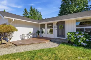 9925 NE 204th Pl, Bothell, WA 98011 - Photo 2