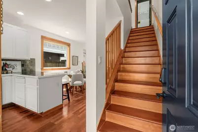 9121 23rd Avenue NE, Seattle, WA 98115 - Photo 4