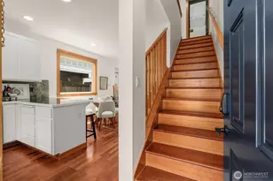 9121 23rd Ave NE, Seattle, WA 98115 - Photo 4