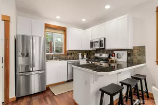 9121 23rd Ave NE, Seattle, WA 98115 - Photo 6