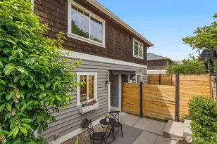 9121 23rd Ave NE, Seattle, WA 98115 - Photo 2