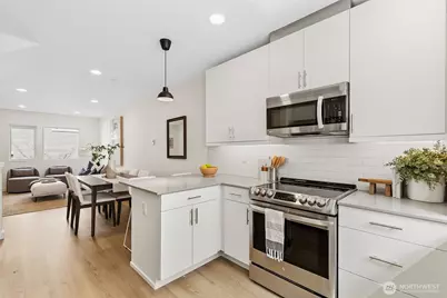 12524 15th Avenue NE #B, Seattle, WA 98125 - Photo 8