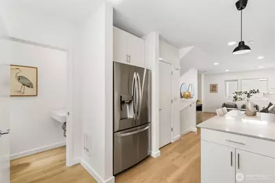12524 15th Avenue NE #B, Seattle, WA 98125 - Photo 10