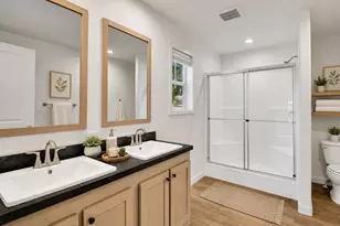 18425 NE 95th St, Redmond, WA 90852 - Photo 8