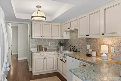 633 Main Street #202, Edmonds, WA 98020 - Photo 16
