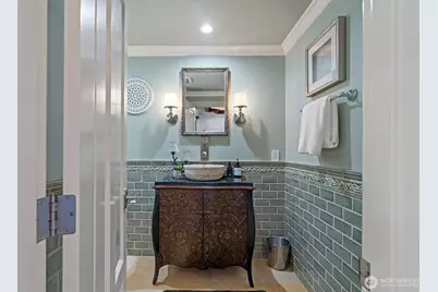 8723 Talbot Road, Edmonds, WA 98026 - Photo 18