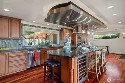 8723 Talbot Road, Edmonds, WA 98026 - Photo 14