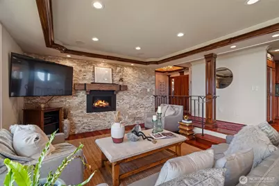 8723 Talbot Road, Edmonds, WA 98026 - Photo 12