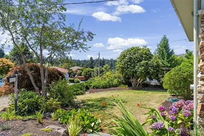 7301 179th Street SW, Edmonds, WA 98026 - Photo 2