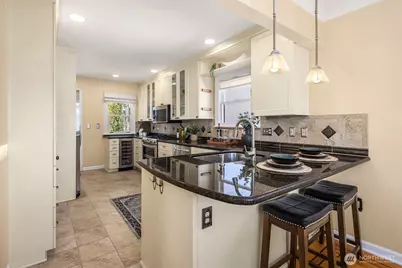 11754 Riviera Place NE, Seattle, WA 98125 - Photo 8