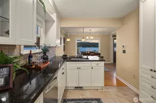 11754 Riviera Pl NE, Seattle, WA 98125 - Photo 6