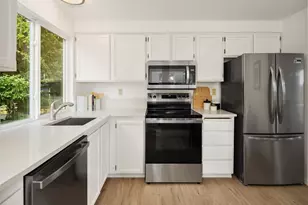 21006 NE 18th Pl, Sammamish, WA 98074 - Photo 10