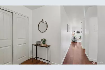 17431 Ambaum Boulevard S #D2, Burien, WA 98148 - Photo 2