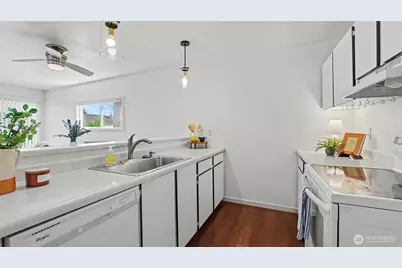 17431 Ambaum Boulevard S #D2, Burien, WA 98148 - Photo 10