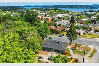 9275 Renton Avenue S, Seattle, WA 98118 - Photo 28