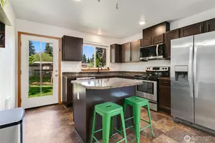 22207 126th St E, Bonney Lake, WA 98391 - Photo 6
