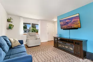 22207 126th St E, Bonney Lake, WA 98391 - Photo 2